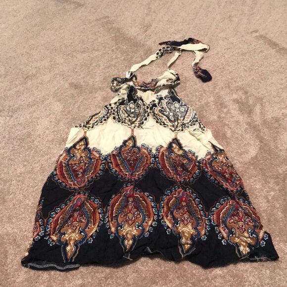 Woman’s dress - Picture 1 of 2